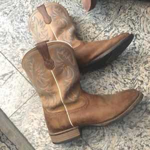 Ariat boots size 10.5